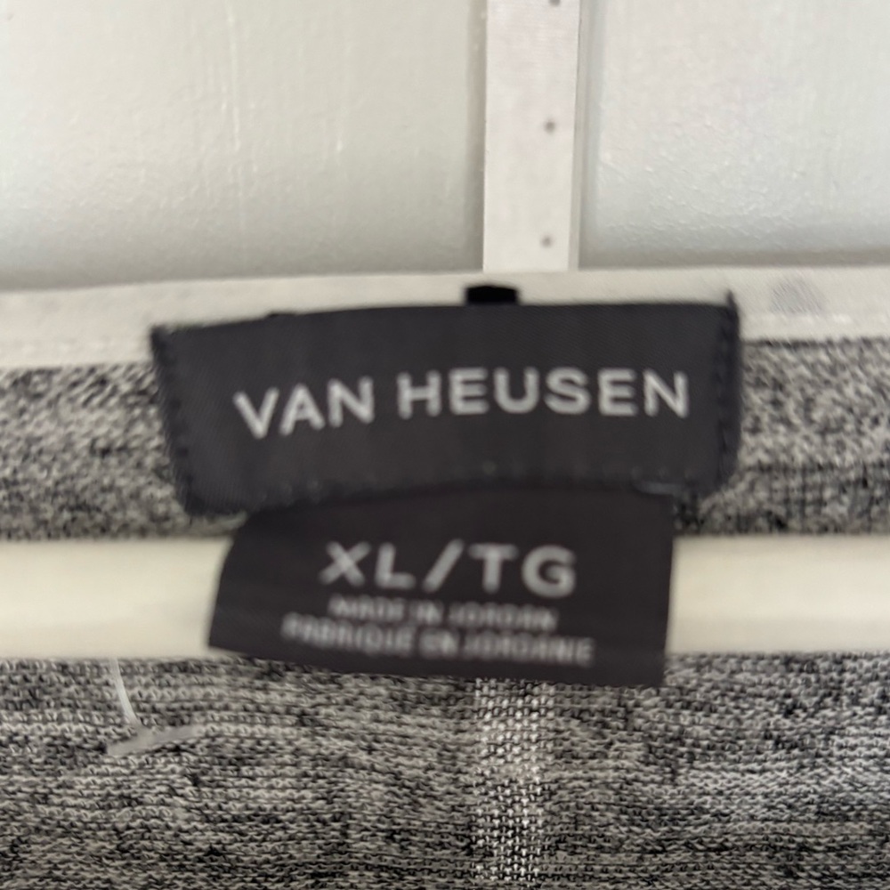 Van Heusen Ruffled 3/4 Sleeve Polka Heart Two-Toned Women Top XL Gray/White - Picture 7 of 8